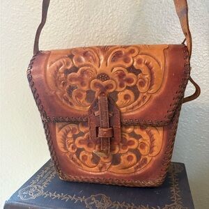 Vintage leather flower etched shoulder purse bag